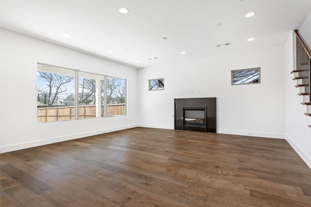 1107 Mount Auburn Avenue, Dallas, TX 75223
