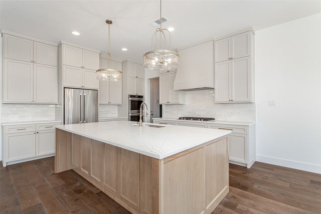 1107 Mount Auburn Avenue, Dallas, TX 75223