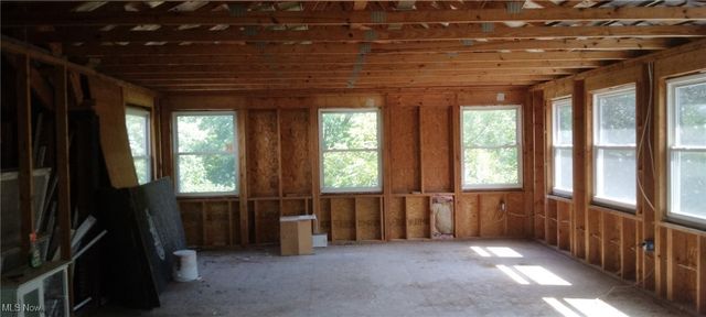 6704 Wall Street, Ravenna, OH 44266