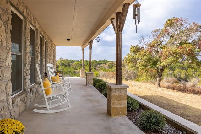 127 Camp Alzafar Rd, Boerne, TX 78006