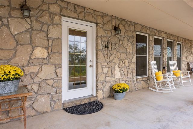 127 Camp Alzafar Rd, Boerne, TX 78006