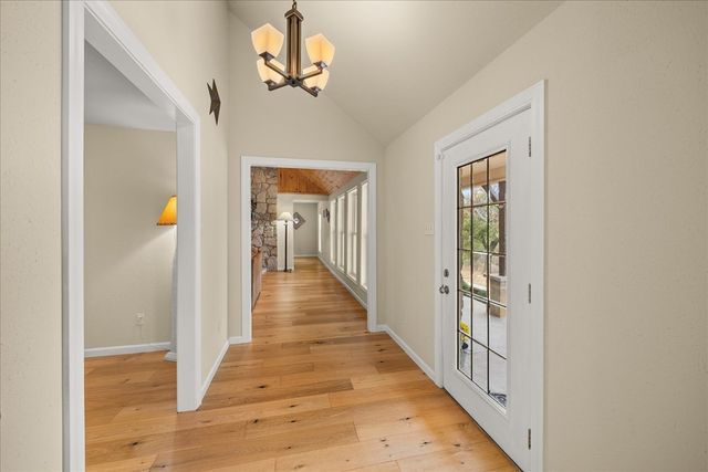 127 Camp Alzafar Rd, Boerne, TX 78006