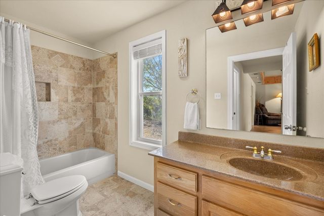 127 Camp Alzafar Rd, Boerne, TX 78006