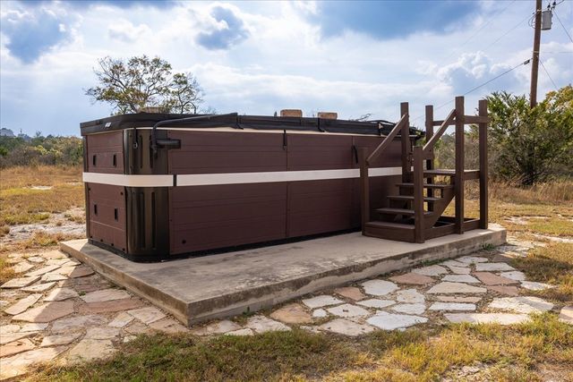 127 Camp Alzafar Rd, Boerne, TX 78006