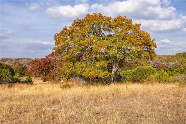 127 Camp Alzafar Rd, Boerne, TX 78006