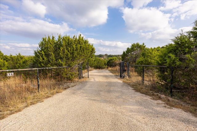 127 Camp Alzafar Rd, Boerne, TX 78006