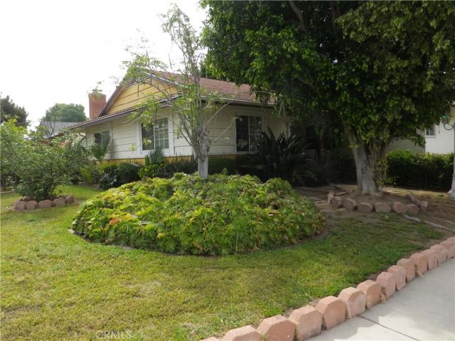 9916 Whitaker Avenue, North Hills, CA 91343