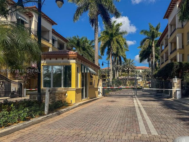 16135 Emerald Estates Dr 165, Weston, FL 33331