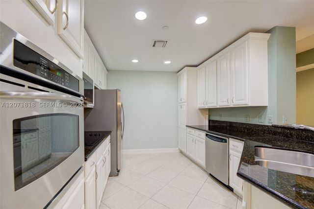 16135 Emerald Estates Dr 165, Weston, FL 33331