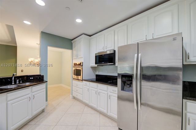 16135 Emerald Estates Dr 165, Weston, FL 33331
