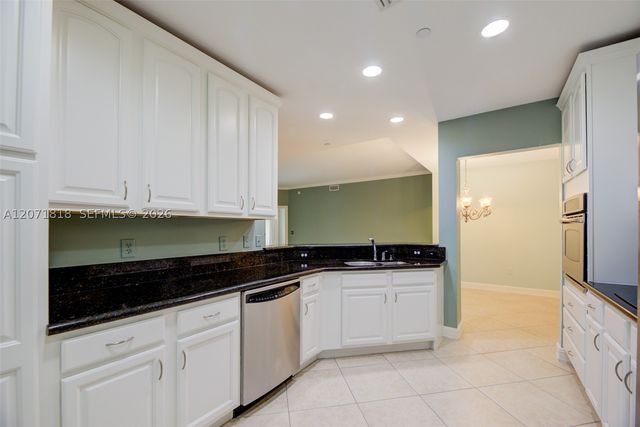 16135 Emerald Estates Dr 165, Weston, FL 33331