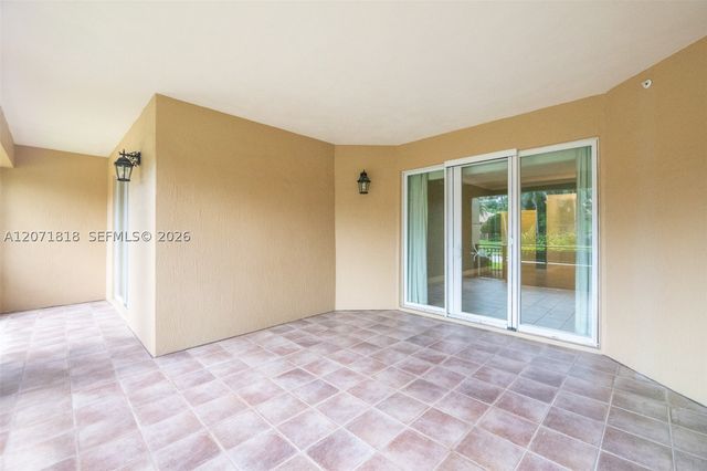 16135 Emerald Estates Dr 165, Weston, FL 33331