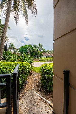 16135 Emerald Estates Dr 165, Weston, FL 33331