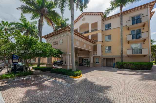 16135 Emerald Estates Dr 165, Weston, FL 33331