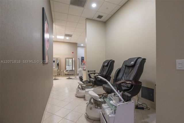 16135 Emerald Estates Dr 165, Weston, FL 33331