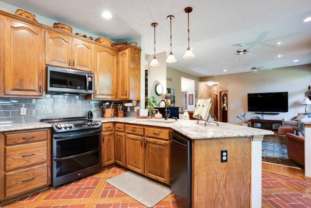 9510 E Shannon Woods St, Wichita, KS 67226