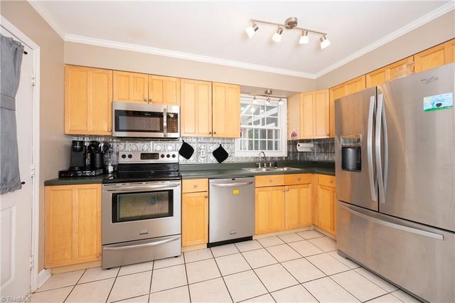 5963 Honeycomb Lane, Pfafftown, NC 27040
