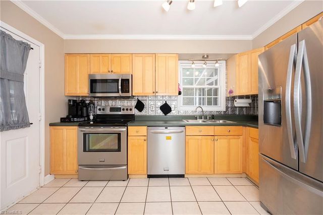 5963 Honeycomb Lane, Pfafftown, NC 27040