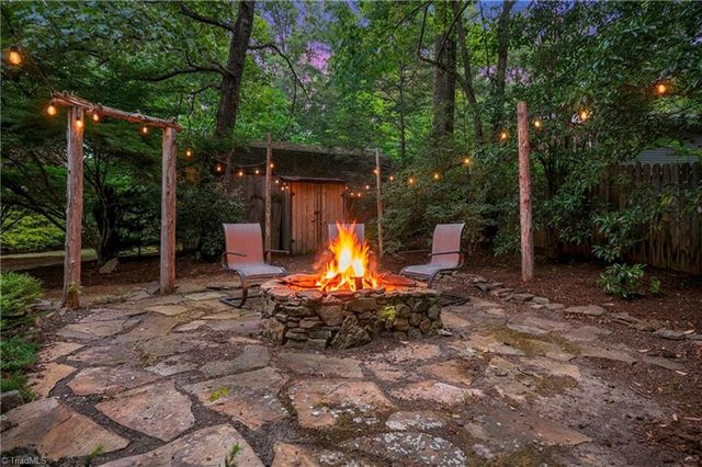5963 Honeycomb Lane, Pfafftown, NC 27040