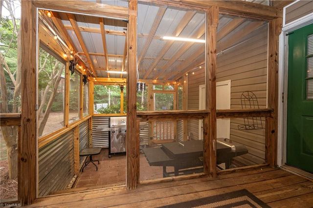5963 Honeycomb Lane, Pfafftown, NC 27040