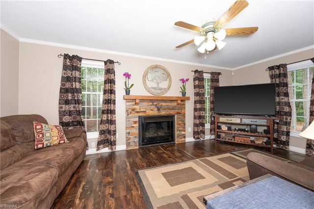5963 Honeycomb Lane, Pfafftown, NC 27040