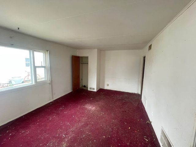 725 Webster Circle E, Kankakee, IL 60901