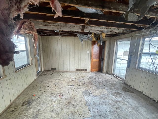 725 Webster Circle E, Kankakee, IL 60901