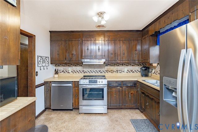 16408 Chinook Dr, Chesterfield, VA 23803