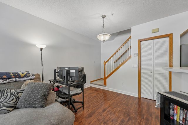 3605 Lawndale Lane N 17, Plymouth, MN 55446