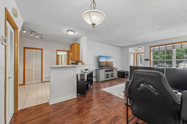 3605 Lawndale Lane N 17, Plymouth, MN 55446