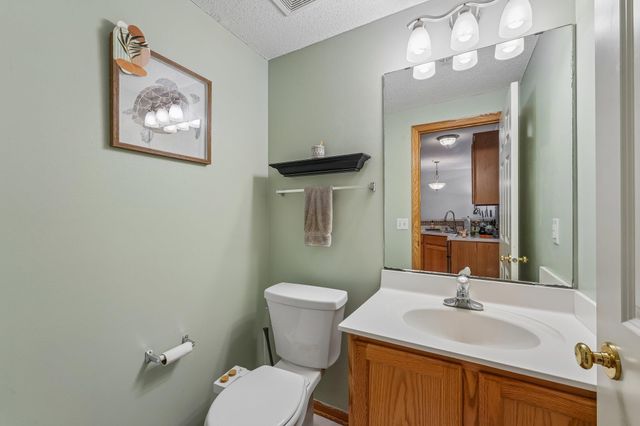 3605 Lawndale Lane N 17, Plymouth, MN 55446