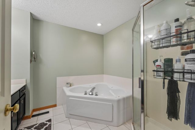 3605 Lawndale Lane N 17, Plymouth, MN 55446
