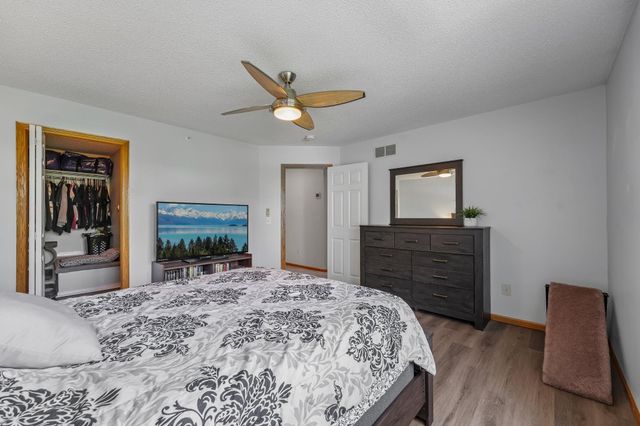 3605 Lawndale Lane N 17, Plymouth, MN 55446