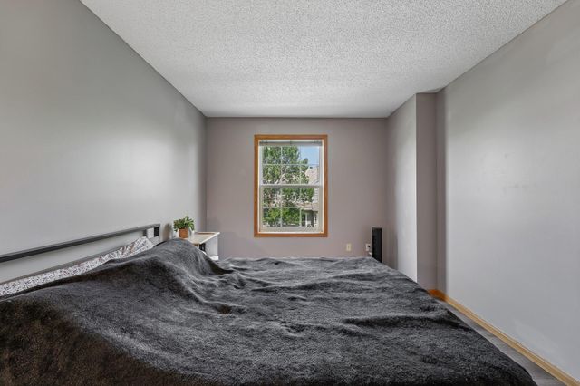 3605 Lawndale Lane N 17, Plymouth, MN 55446