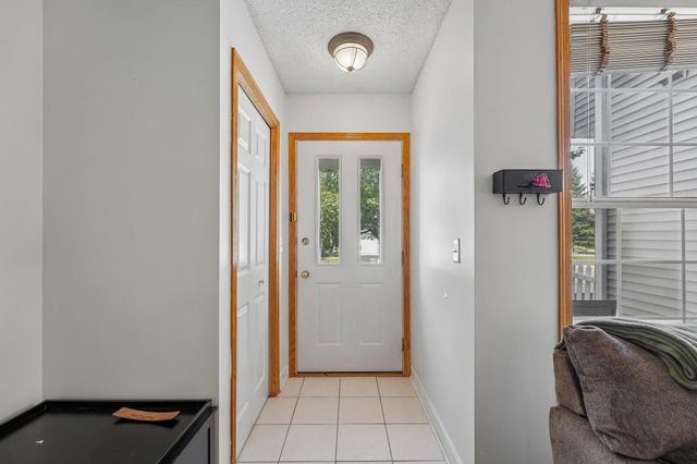 3605 Lawndale Lane N 17, Plymouth, MN 55446