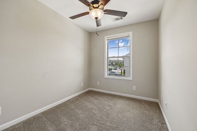 251 Signature Pl, Lebanon, TN 37087