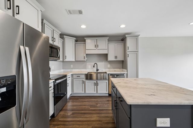 251 Signature Pl, Lebanon, TN 37087