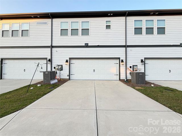 5757 Coulee Lane, Charlotte, NC 28215