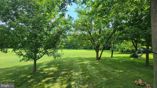 1954 LONDONTOWNE DR, Hagerstown, MD 21740