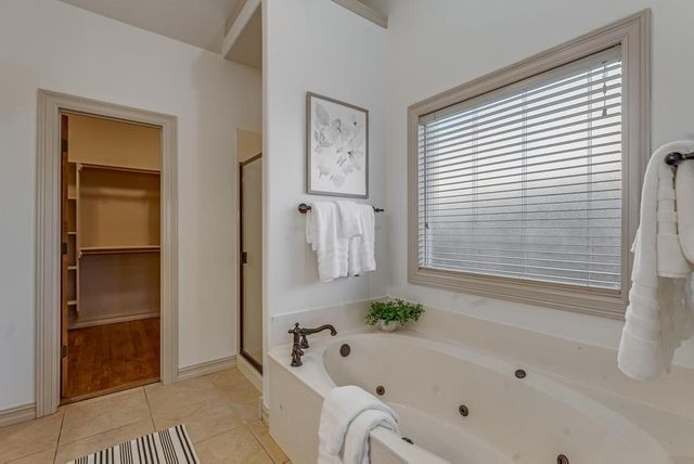 5201 SW Newcastle Road, Bentonville, AR 72713