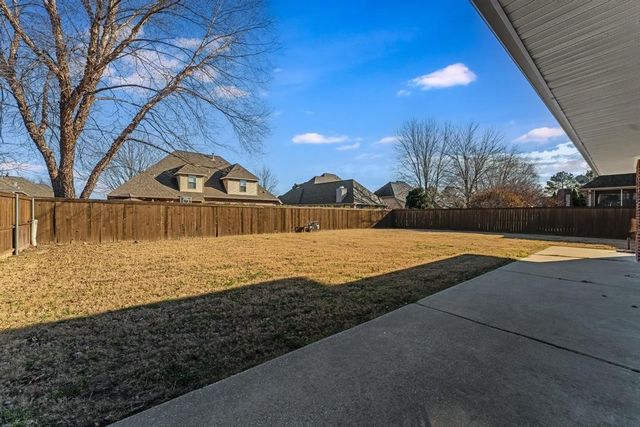 5201 SW Newcastle Road, Bentonville, AR 72713