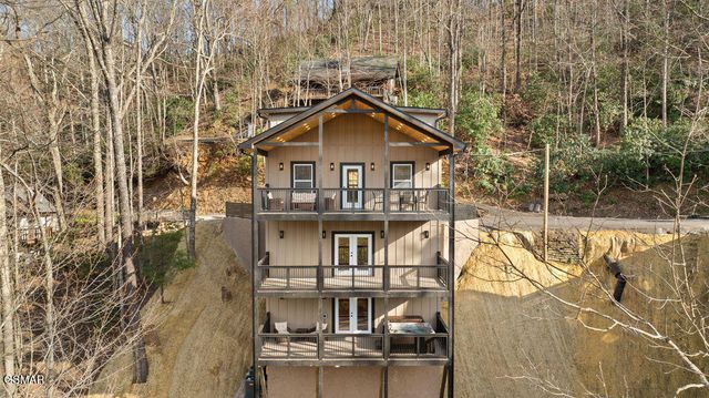 1361 N Baden Drive, Gatlinburg, TN 37738