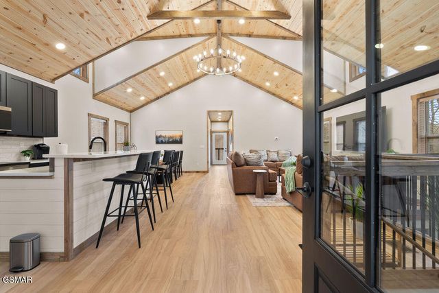 1361 N Baden Drive, Gatlinburg, TN 37738