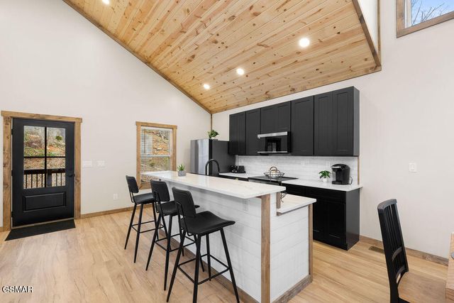 1361 N Baden Drive, Gatlinburg, TN 37738