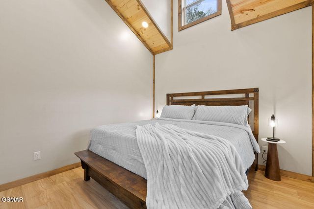 1361 N Baden Drive, Gatlinburg, TN 37738