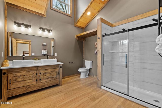 1361 N Baden Drive, Gatlinburg, TN 37738