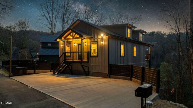 1361 N Baden Drive, Gatlinburg, TN 37738