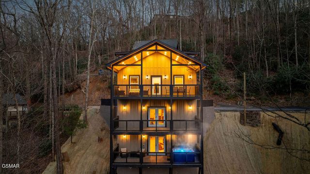 1361 N Baden Drive, Gatlinburg, TN 37738