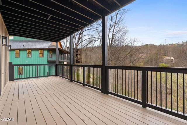 1361 N Baden Drive, Gatlinburg, TN 37738