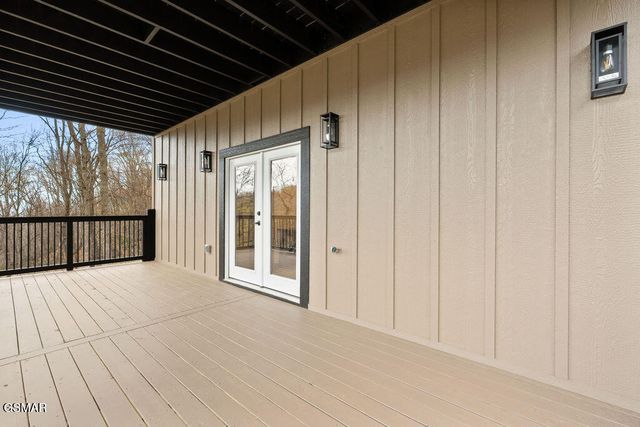 1361 N Baden Drive, Gatlinburg, TN 37738